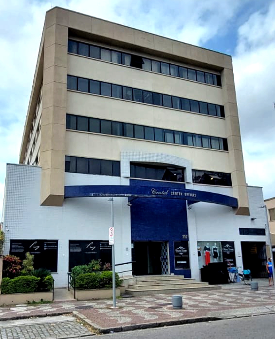 Fachada do Cristal Center Offices em Bangu, Rio de Janeiro - Salas Comerciais